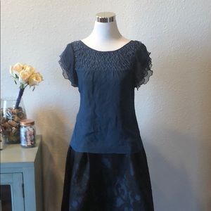 (47) Thin Flowy Blue Top